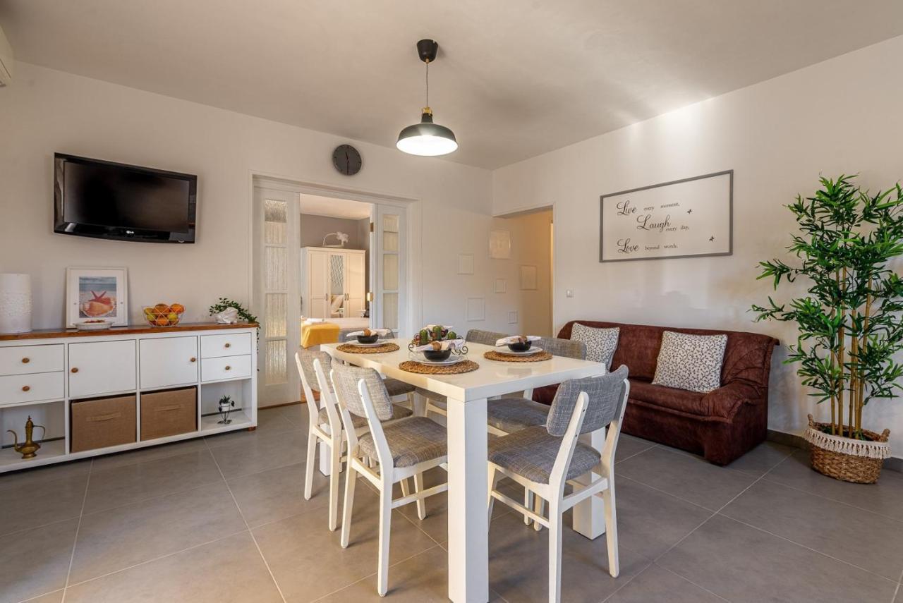 Apartment Bo&Dy With Private Pool Rogoznica  Exterior foto